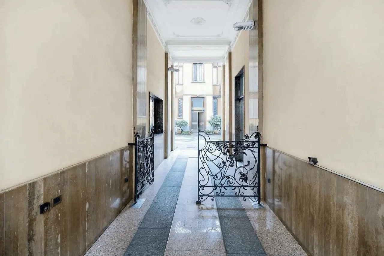 Isola View Renovated Apartment Milano 0*,